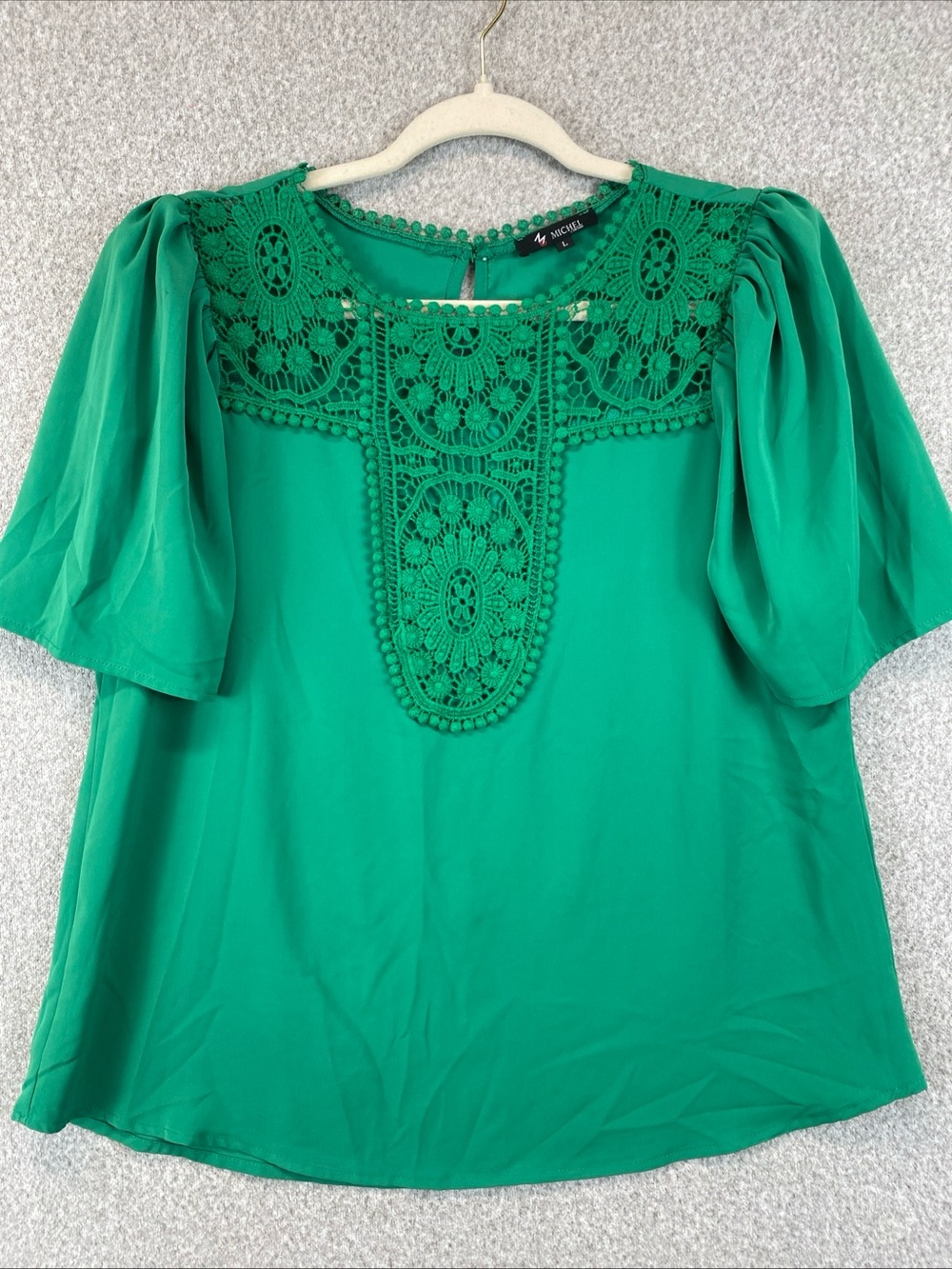 Michel Crochet Accent Top Kelly Green Lace Size L Shirt Sleeve Office